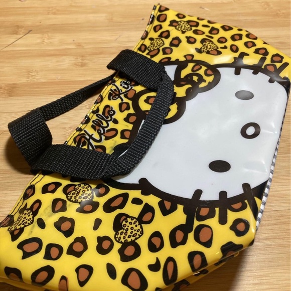 Small Hello Kitty Cheetah Print Bag - Picture 4 of 8